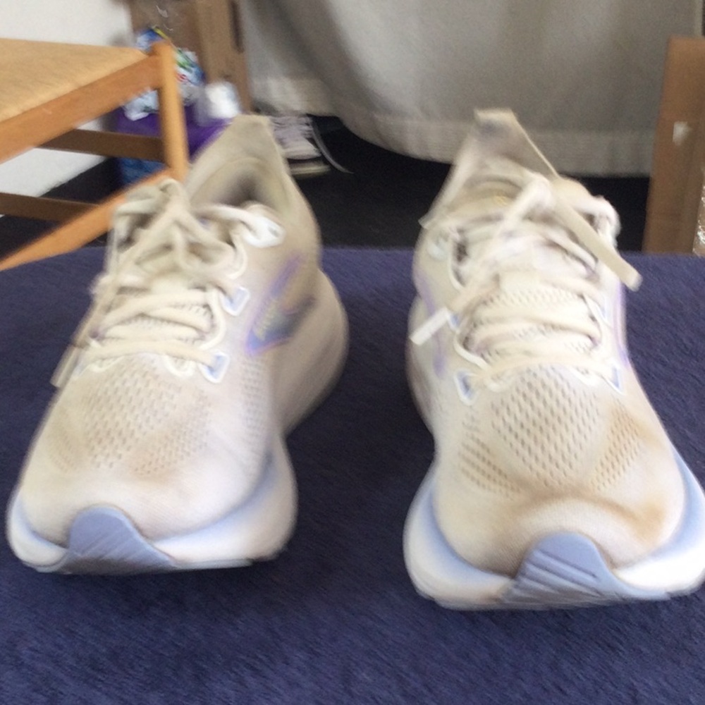 Light Beige Athletic Sneakers with Subtle Lavender Accent